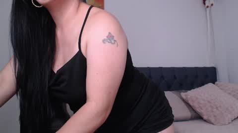 Snapshot of miawilson_1 chatting on April 2026 04:06:02 AM Mia Wilson online show from April 2026 04:06:02 AM