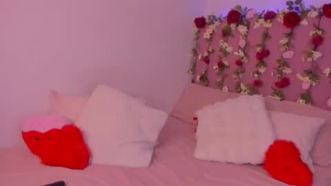 Mia online show from February 2026 04:57:02 AM