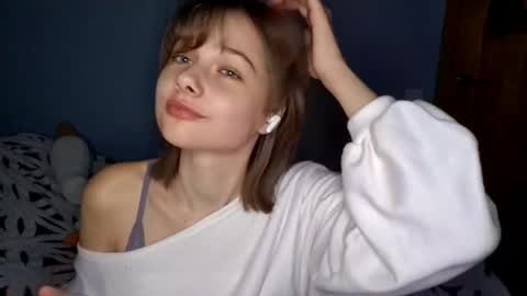 Snapshot of micasulejmanovski chatting on November 2025 04:18:02 PM Luna online show from November 2025 04:18:02 PM