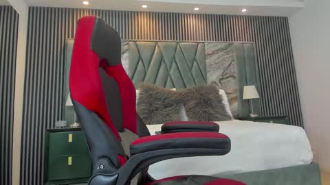 Snapshot of michaeel_blue chatting on September 2025 12:28:01 PM Michael online show from September 2025 12:28:01 PM