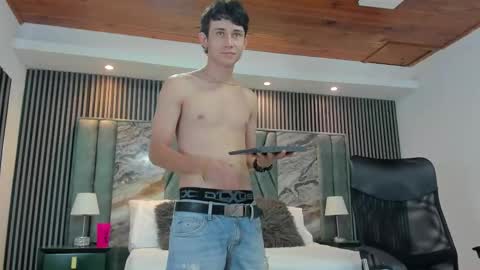 Snapshot of michaeel_blue chatting on September 2025 05:07:02 PM Michael online show from September 2025 05:07:02 PM