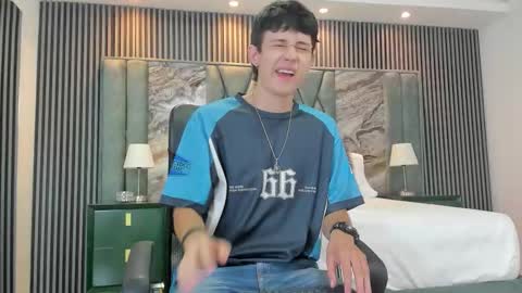 Snapshot of michaeel_blue chatting on October 2025 02:34:01 PM Michael online show from October 2025 02:34:01 PM