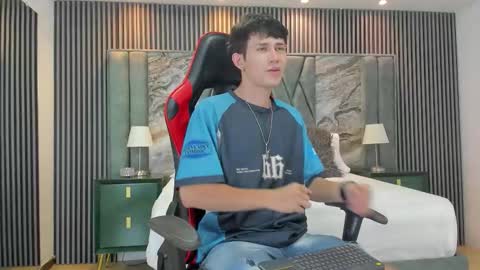 Snapshot of michaeel_blue chatting on October 2025 07:44:02 PM Michael online show from October 2025 07:44:02 PM