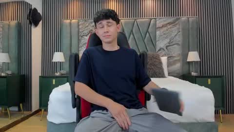 Snapshot of michaeel_blue chatting on October 2025 08:31:02 PM Michael online show from October 2025 08:31:02 PM