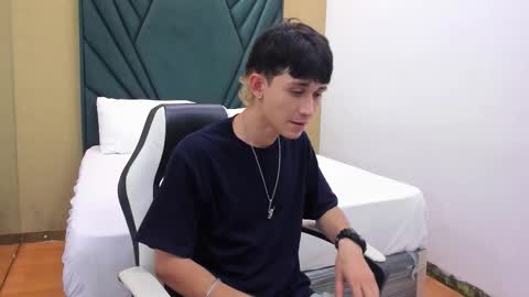 Snapshot of michaeel_blue chatting on October 2025 08:58:01 PM Michael online show from October 2025 08:58:01 PM