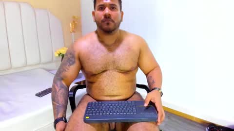 Snapshot of michael_hill1 chatting on November 2025 01:26:02 AM MICHAEL online show from November 2025 01:26:02 AM