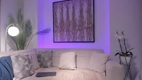 Michael Salens independent model online show from March 2025 10:24:02 AM