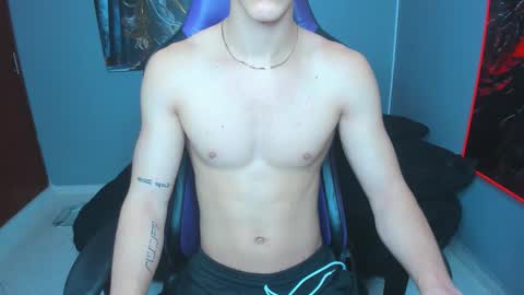 Snapshot of michael_twink18 chatting on September 2025 05:40:01 AM Michael online show from September 2025 05:40:01 AM