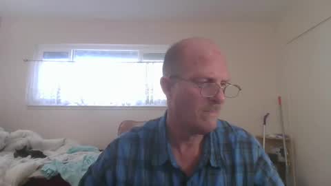 Snapshot of michaelbently chatting on December 2024 10:39:01 PM michaelbently online show from December 2024 10:39:01 PM
