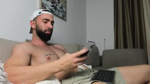 MichaelEvansx online show from December 2025 08:38:01 PM