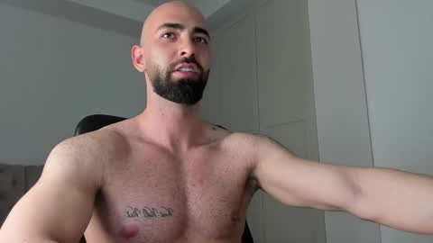 MichaelEvansx online show from April 2026 09:37:02 PM