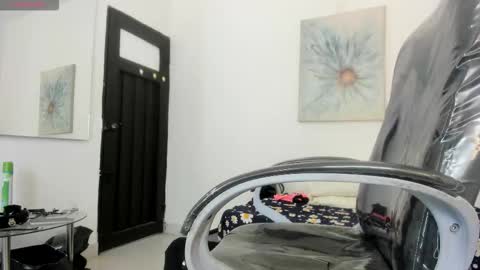 Snapshot of michell_dss chatting on November 2025 06:35:02 PM michell_dss online show from November 2025 06:35:02 PM