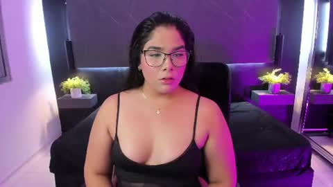 Snapshot of michell_rousee chatting on July 2026 04:03:02 AM Michell online show from July 2026 04:03:02 AM