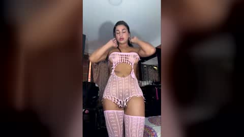 MICHELLE DE LA TORRE online show from February 2026 01:43:01 PM