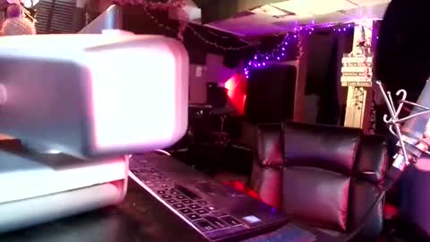 Snapshot of michelle_flowers chatting on October 2025 04:02:02 AM michelle_flowers online show from October 2025 04:02:02 AM