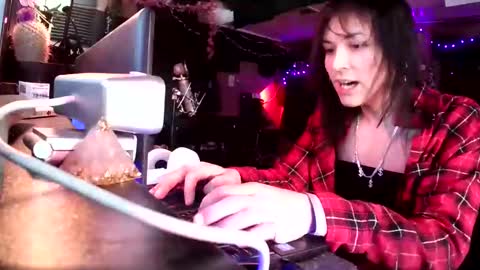 Snapshot of michelle_flowers chatting on October 2025 03:39:02 AM michelle_flowers online show from October 2025 03:39:02 AM