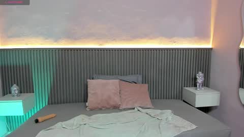 Michelle Saenz online show from April 2026 06:27:01 PM