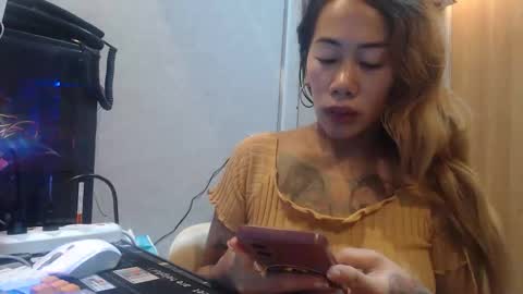 Snapshot of michelle_ux chatting on September 2025 04:56:02 AM michelle_ux online show from September 2025 04:56:02 AM