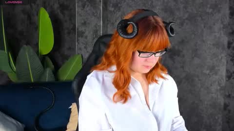 Michelle online show from October 2025 07:09:02 AM