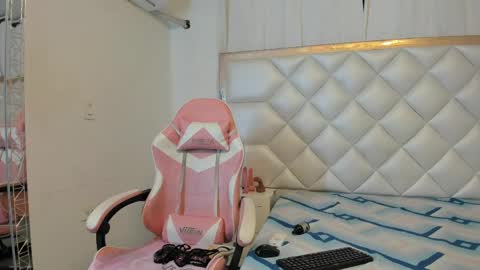 michelleblair1 online show from April 2026 12:52:02 PM