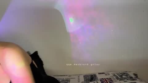 Snapshot of michellepetitte chatting on October 2025 10:41:01 PM michellepetitte online show from October 2025 10:41:01 PM