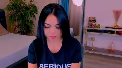 michellereys online show from October 2025 07:16:02 PM