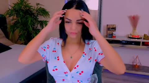 michellereys online show from November 2025 08:44:01 PM