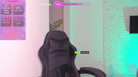 Michellee online show from February 2025 07:49:01 PM