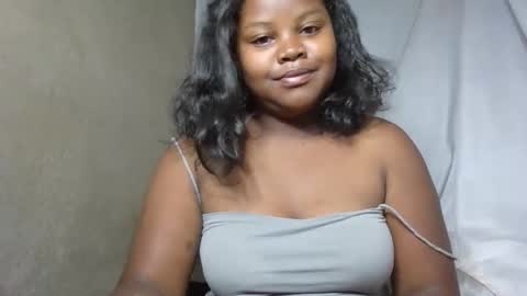 Snapshot of michou61 chatting on April 2026 02:10:01 AM michou61 online show from April 2026 02:10:01 AM