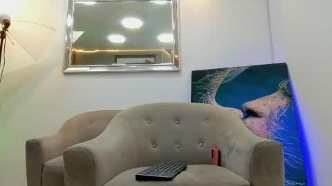 mickey online show from November 2025 07:57:02 PM