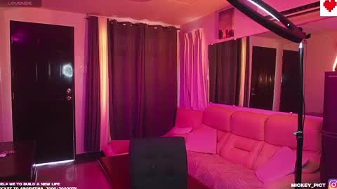 Mickey online show from October 2025 03:42:01 AM