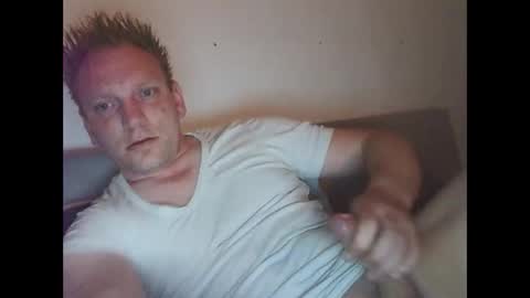 mickkxl online show from April 2026 10:32:02 AM