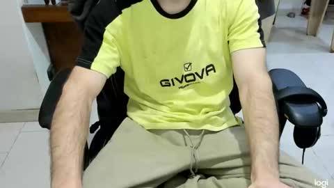 microfama00 online show from March 2026 11:11:01 PM