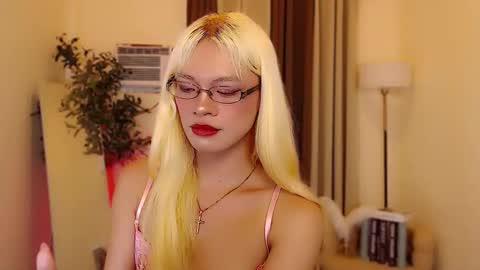Marie Antoinette online show from May 2026 05:10:01 PM