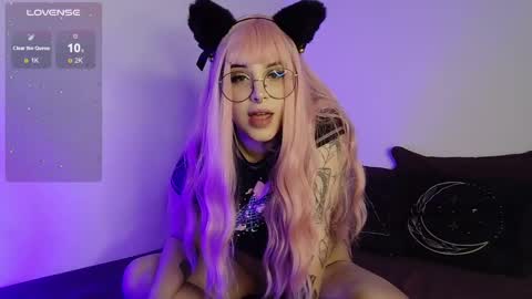 Nana online show from October 2025 09:37:01 PM