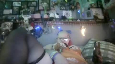 midnightseducer1 online show from April 2026 12:57:01 PM