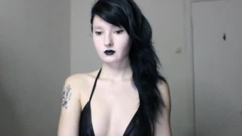 midnightsiren online show from November 2025 09:35:02 PM