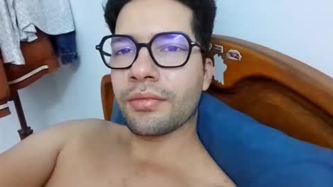 Sam online show from November 2025 07:18:02 PM