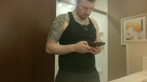 Snapshot of midtownhustler chatting on May 2026 07:26:02 AM midtownhustler online show from May 2026 07:26:02 AM