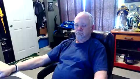 midwestdad09 online show from April 2026 06:41:01 PM