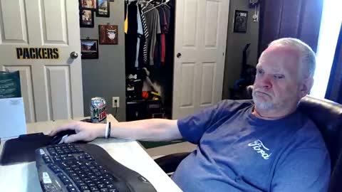midwestdad09 online show from April 2026 06:25:01 PM
