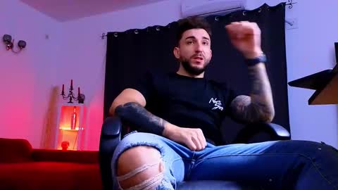 MightyAaron online show from November 2025 05:31:01 AM