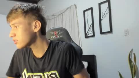 Miguel Hernandez online show from February 2025 10:42:01 PM