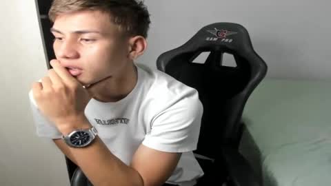 Miguel Hernandez online show from October 2025 06:49:02 PM