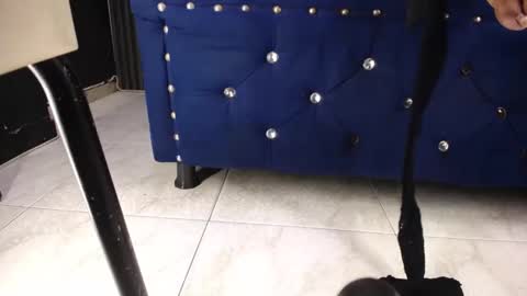 miha_califa online show from December 2025 12:35:02 PM