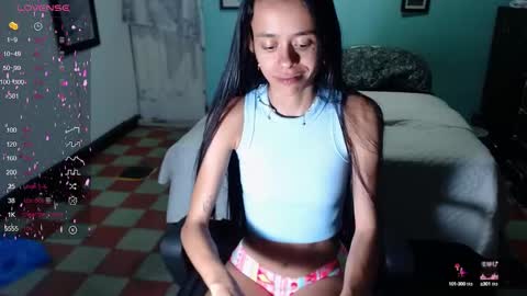 Snapshot of miia_jensen chatting on December 2024 04:33:01 AM MIA online show from December 2024 04:33:01 AM