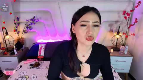 Snapshot of miia_paris chatting on February 2026 05:22:02 AM Miia Paris online show from February 2026 05:22:02 AM