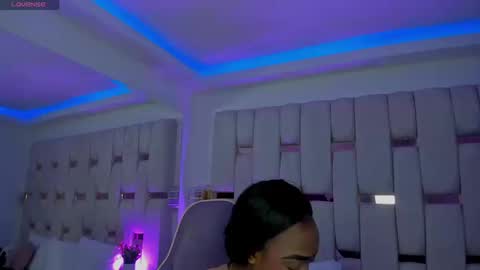 Miia Schwarz  online show from March 2026 10:14:01 PM