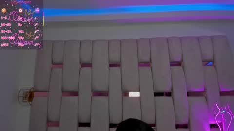 Miia Schwarz  online show from April 2026 01:54:02 PM