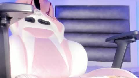 Mia online show from March 2026 08:53:02 AM